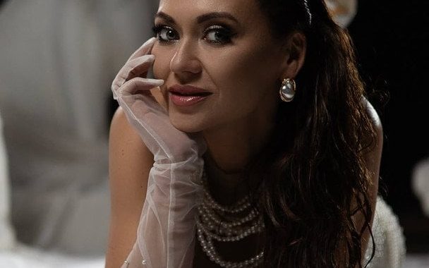 Тільки 1% людей знають: Саліванчук у третю річницю після розлучення з нардепом оголила груди й блиснула пружними сідницями